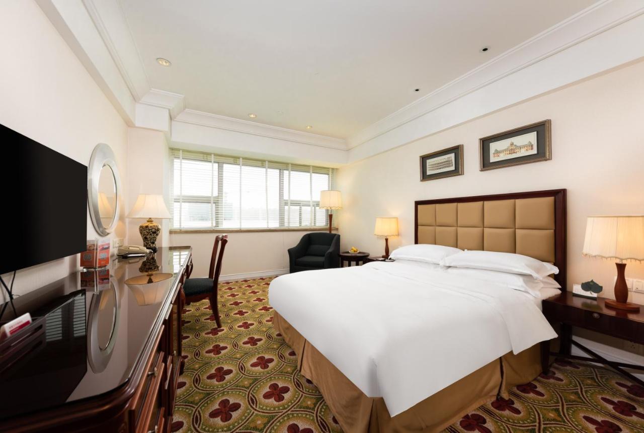 Ramada Plaza Optics Valley Hotel Wuhan  Bagian luar foto