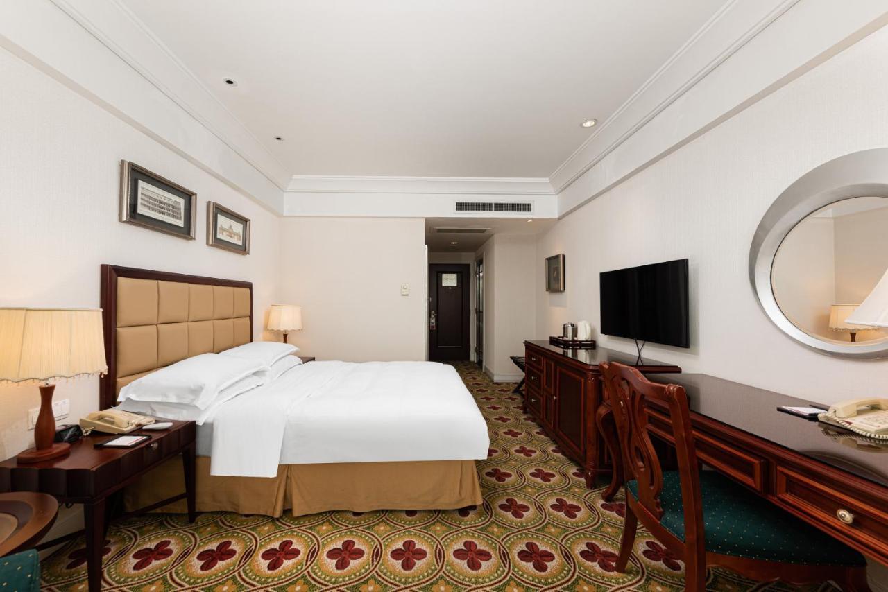 Ramada Plaza Optics Valley Hotel Wuhan  Bagian luar foto