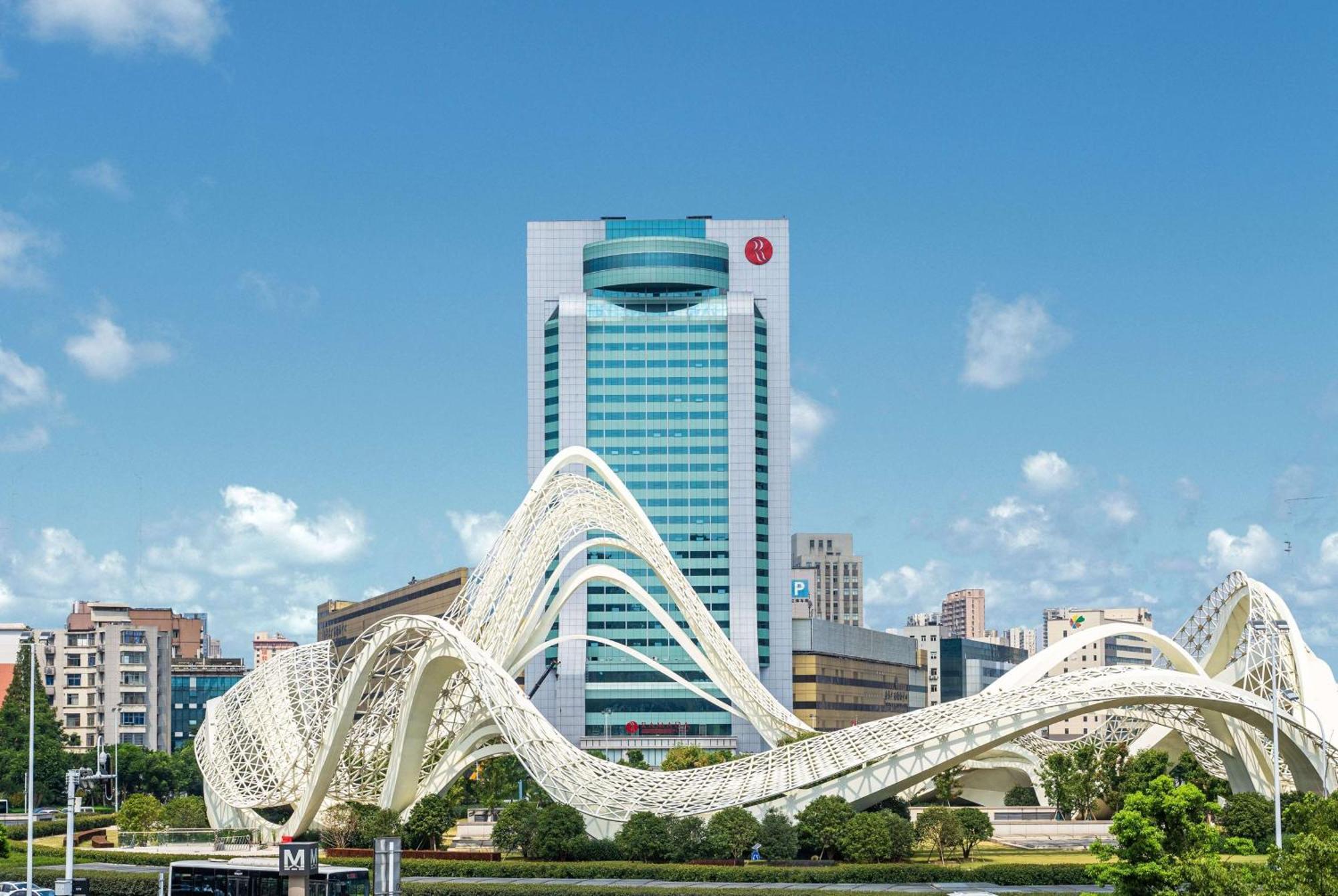 Ramada Plaza Optics Valley Hotel Wuhan  Bagian luar foto
