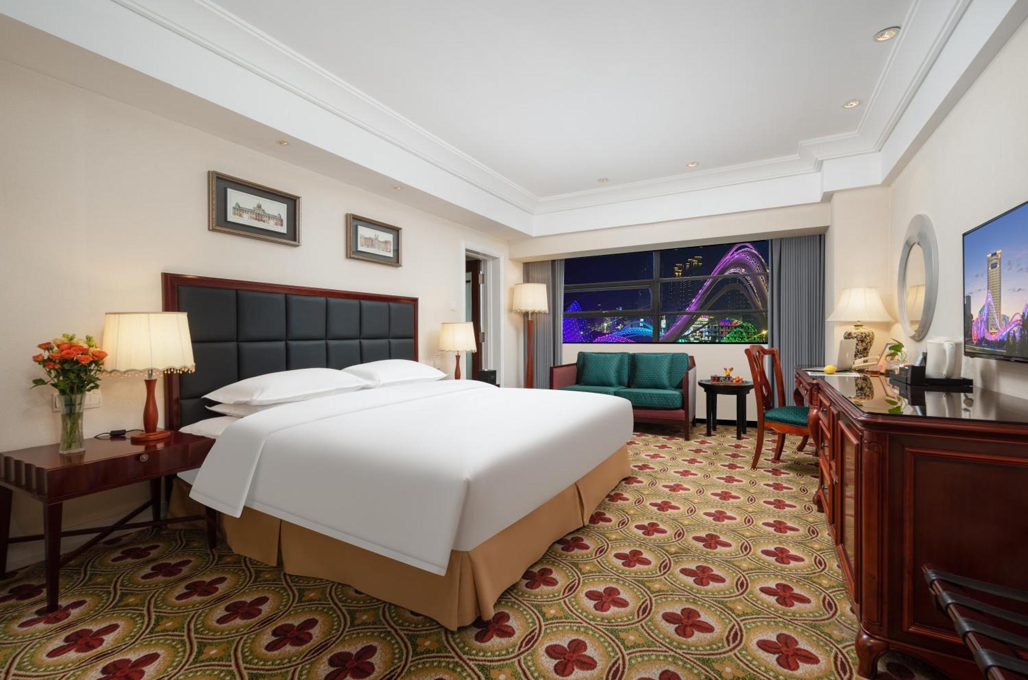 Ramada Plaza Optics Valley Hotel Wuhan  Bagian luar foto