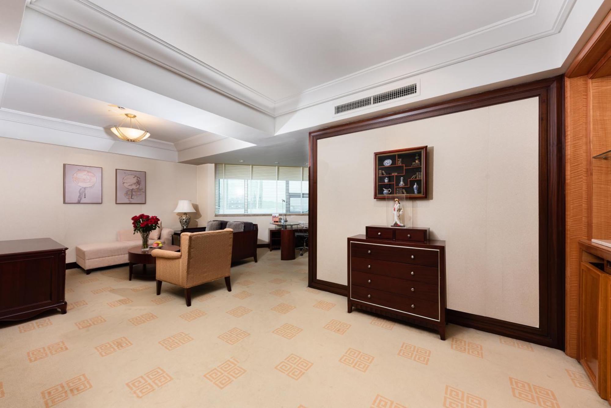 Ramada Plaza Optics Valley Hotel Wuhan  Bagian luar foto