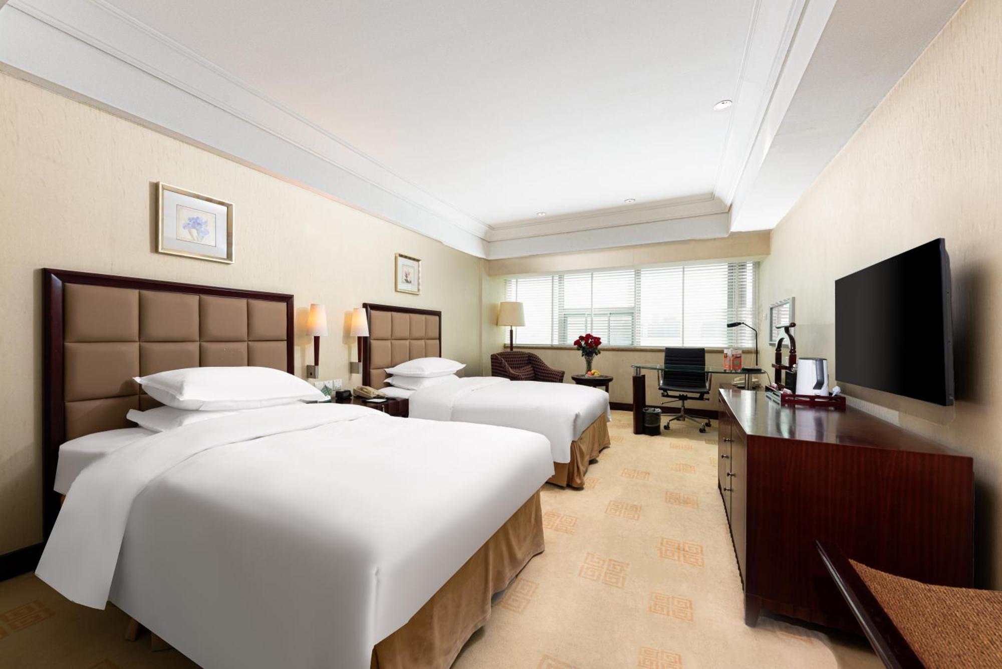 Ramada Plaza Optics Valley Hotel Wuhan  Bagian luar foto