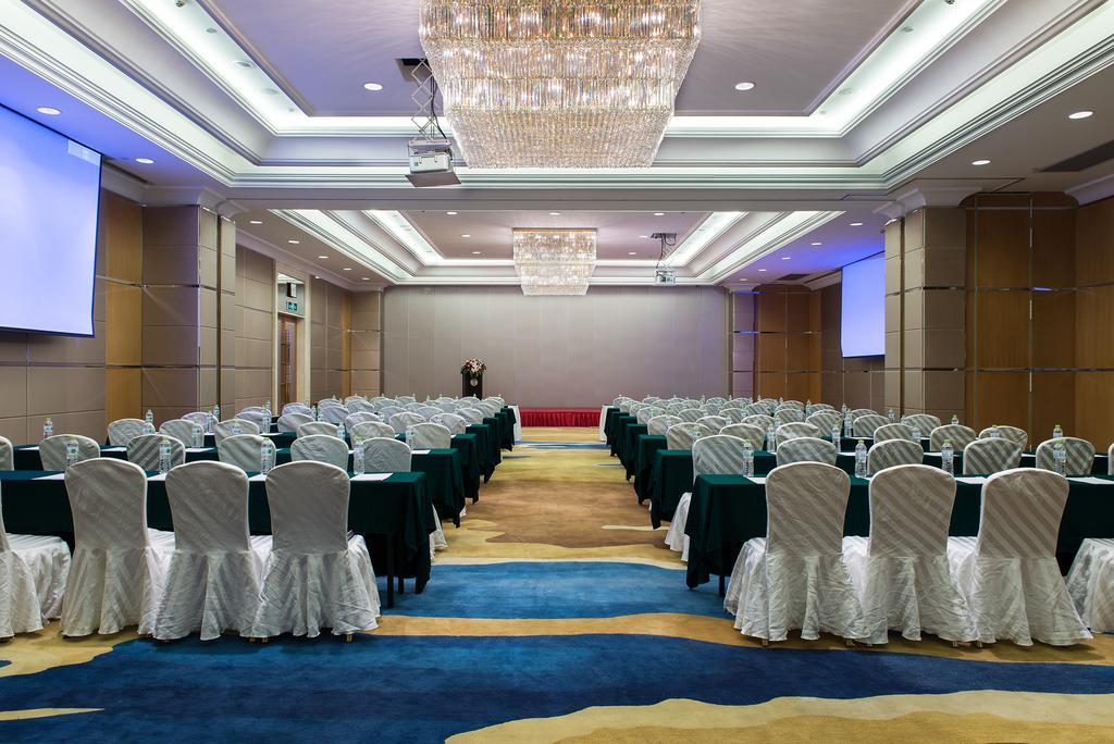 Ramada Plaza Optics Valley Hotel Wuhan  Bagian luar foto