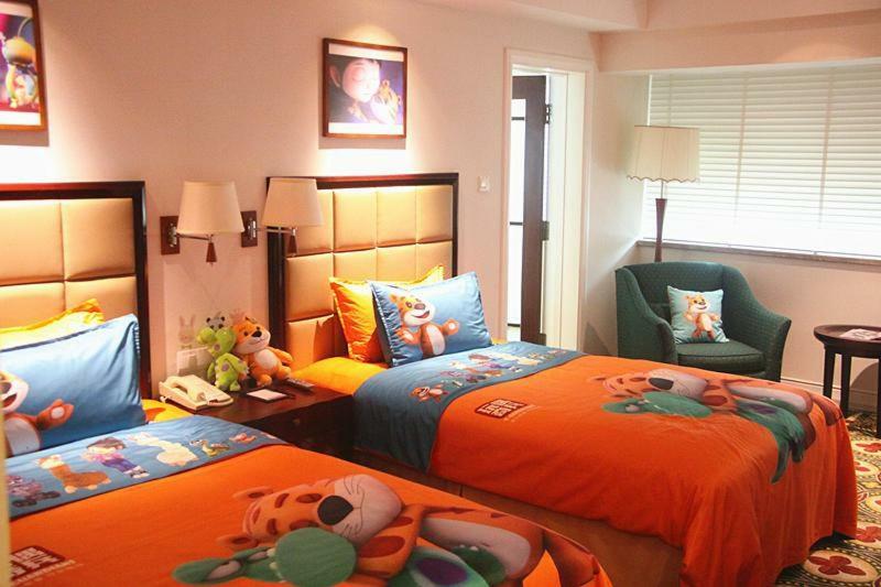 Ramada Plaza Optics Valley Hotel Wuhan  Bagian luar foto