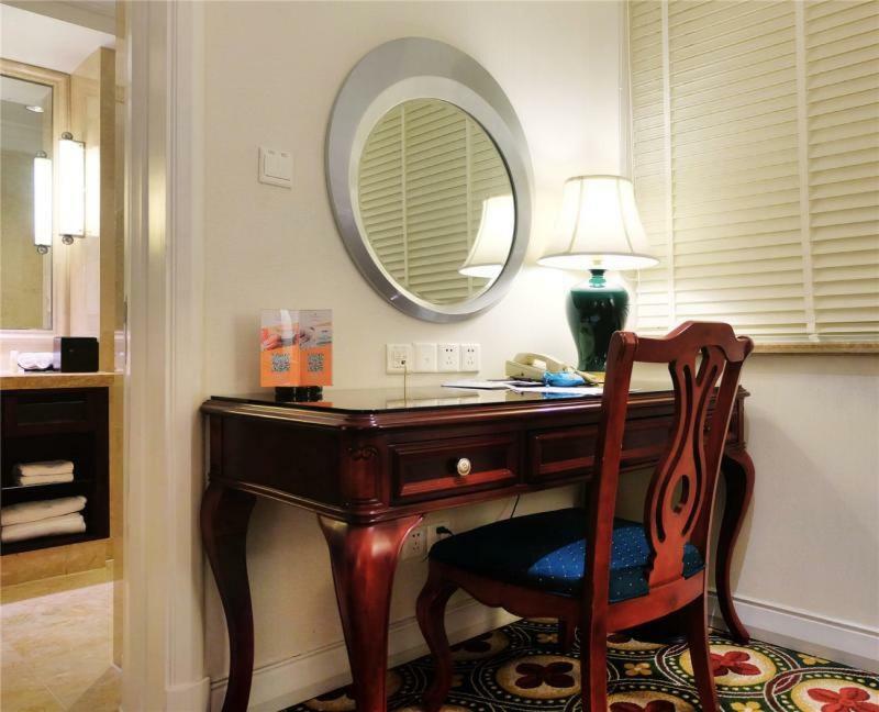 Ramada Plaza Optics Valley Hotel Wuhan  Bagian luar foto