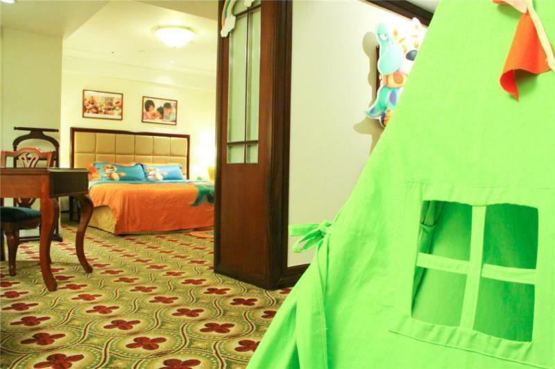 Ramada Plaza Optics Valley Hotel Wuhan  Bagian luar foto
